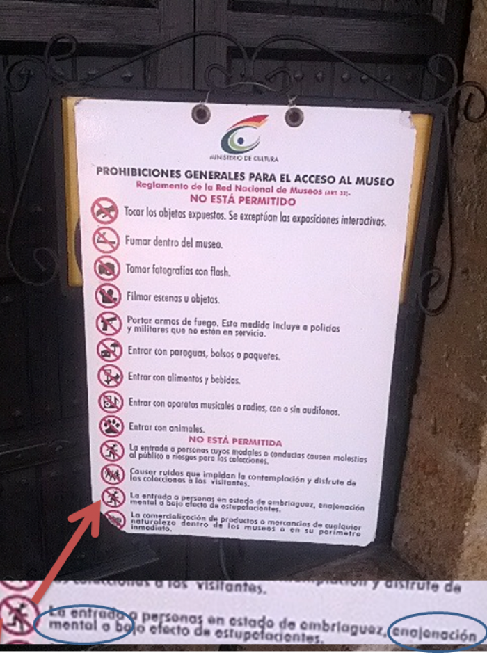 Foto del letro a la entrada del museo del alcazar de Colón.