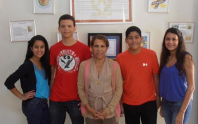 Luis Emilio Ramos, Amanda Tejed, Ivana Garc&iacute;a,  Ricardo Fern&aacute;ndez y la Dra. Ada Drullard